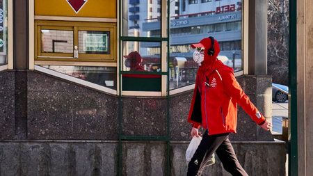covid 19 mask man on street of Moscow 17.03.2020