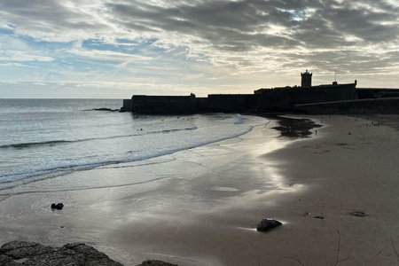 Sunset on the beach of Oeiras, Portugal, November 12, 2023の写真素材