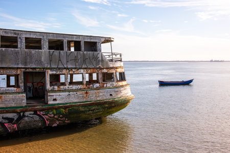 Shipwreck on the Mekong River in Luang Prabang, Laosのeditorial素材