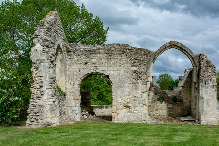 Ruin of an abandoned church in the Paris regionの写真素材