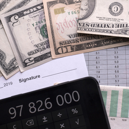 Analysis of forecasts of economic indicators before signing the agreement. Decision making. Planning concept. Square imageの写真素材