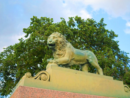 The bronze lion at Dvortsovaya pier of the Admiralty Embankment, Saint Petersburg, Russia - July 2016のeditorial素材