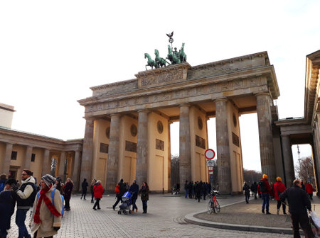 BERLIN, GERMANY - December 3, 2017: The Brandenburg Gate, an 18th-century neoclassical monument in Berlinのeditorial素材