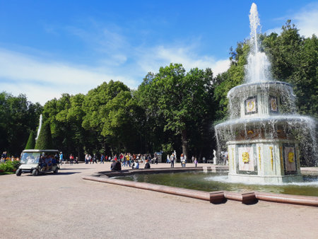 Saint Petersburg, Russia - August 7, 2018: Lower Park in Peterhofのeditorial素材