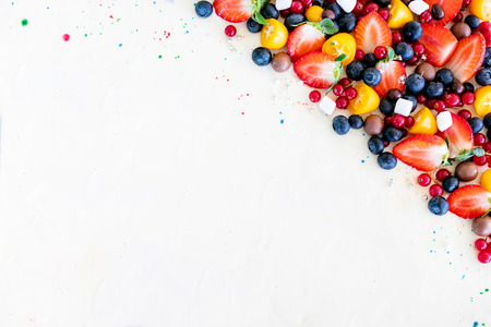 Close up. Creamy mascarpone cheese cake with strawberry and winter berries. New York Cheesecake. Close up. Christmas dessert. Healthy food Copyspasy for text, addの写真素材