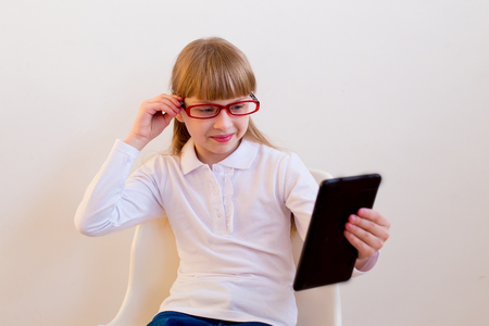 girl using tabletの写真素材