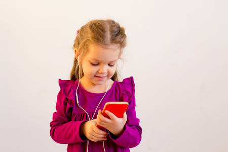 girl using phoneの写真素材