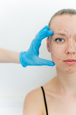 Plastic surgeon at workの写真素材