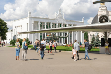 08.14.2021 Moscow, Russian Federation, people walk around the Cosmos pavilion, VVCのeditorial素材