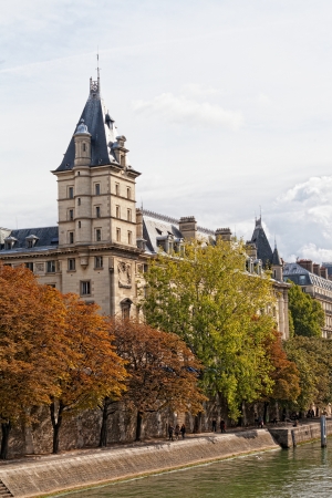 Palace on Seine Embankment in Parisのeditorial素材