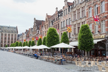 LEUVEN, BELGIUM - JUNE 7: View of square Grote Markt there are visible various people, on June 07, 2012 in Leuven, Belgium.Levene's university in which about 30 thousand students are annually trained, is considered the oldest Catholic university in the woのeditorial素材