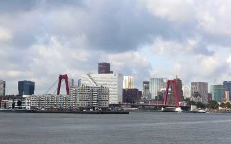 ROTTERDAM, NETHERLANDS - SEPTEMBER 28. City views Rotterdam, Nideranda, September 28, 2012. The population of the city of 617 347 inhabitants (for January 1, 2012), it is the second for number of inhabitants the city in the Netherlandsのeditorial素材