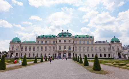 VIENNA, AUSTRIA - JULY 25, 2013: Tourists in the Belvedere palace, Vienna. Belvedere (ital. Belvedere) - a palace complex in Vienna in Baroque styleのeditorial素材