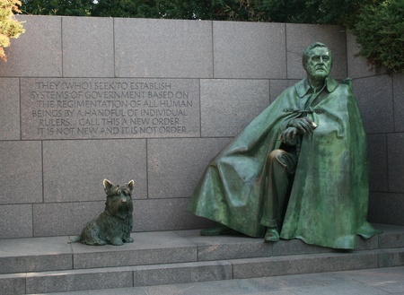 The statue of President Franklin D. Roosevelt and his dog, "Fala" at the Franklin D. Roosevelt Memorial in Washington, DC.のeditorial素材