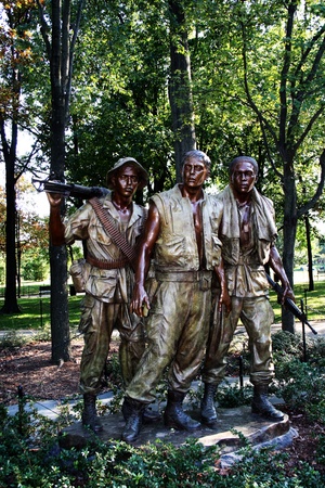 Soldiers statues at the Vietnam War Memorial, Washington, DC.のeditorial素材