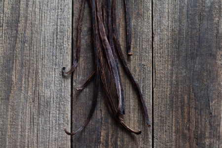 Vanilla sticks on the wood backgroundの写真素材