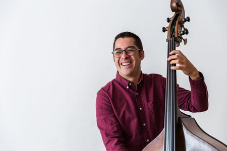 コントラバスの写真 イラスト素材一覧 4 142件 ストックフォトのamanaimages Plus