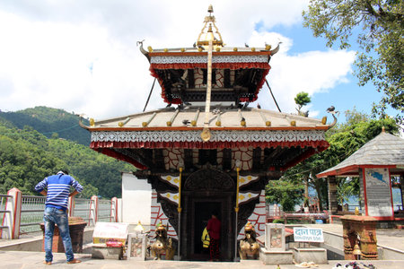 The Tal Barahi Nepali Budhdist temple by the middle of Phewa Lake in Pokhara. Taken in Nepal, August 2018.のeditorial素材