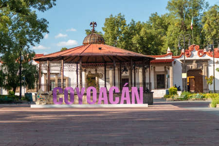 CDMX, Coyoacan, Mexico September 9, 2020. Kiosk in a city park with volumetric letters that say coyoacan. in English instead place of the coyotesのeditorial素材