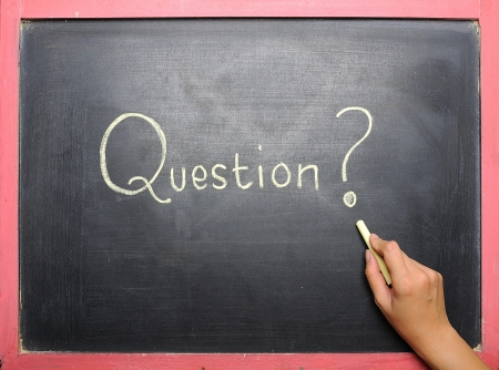 Question handwriting on the black chalkboard backgroundの写真素材
