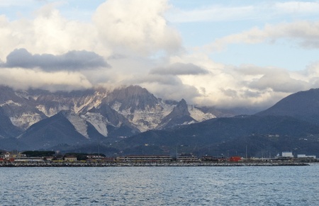 marble quarry in marina di carrara italyのeditorial素材