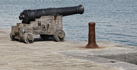 detail of a old cannon in the gulf of la speziaの写真素材