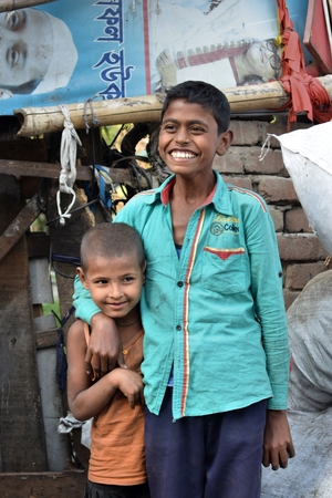 smiling brothers on the streets of Dhaka, Bangladeshのeditorial素材