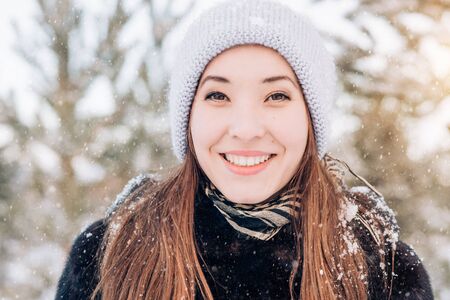 Beautiful Winter Womanの写真素材