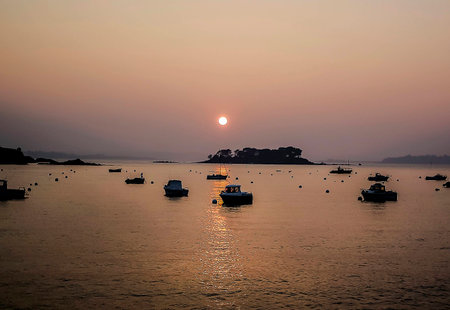 Sunset on beachs of brittanyの写真素材
