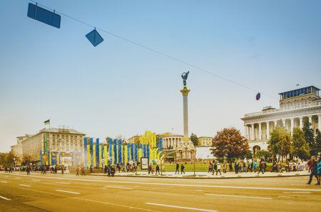 KIEV, UKRAINE - OCTOBER 29, 2017: Khreshchatyk is the main street of Kiev. The autumnal scene of Kiev. Independence Square at weekendのeditorial素材