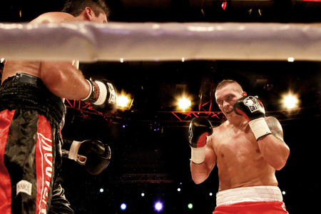 ODESSA, UKRAINE -31 May 2014: World heavyweight boxing champion, Alexander USYK - Ukraine and Cesar David CRENZ - Argentina in the boxing ring. Professional boxing K2, May 31, 2014 in Odessa, Ukraine.
のeditorial素材