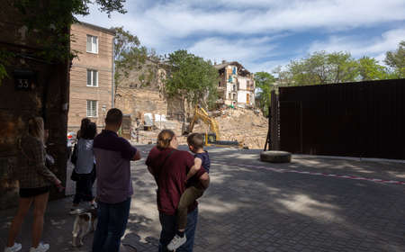 ODESSA, UKRAINE May 21, 2020: Historic residential building collapsed as result of mistakes in construction and reconstruction in old city. Bare wall Destruction of residential building. Catastropheのeditorial素材
