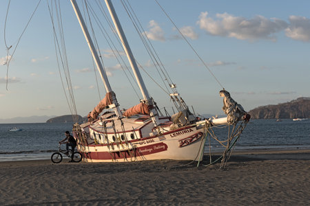 Stranded sailboat at the Playas del Coco in Costa Ricaのeditorial素材