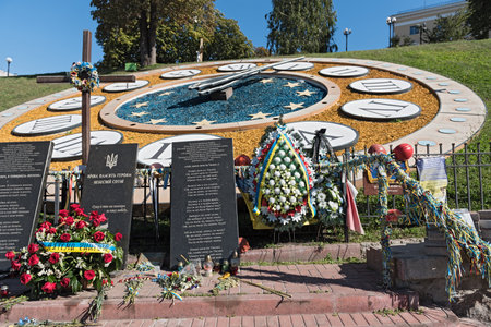 Makeshift memorial at Maydan Nezalezhnosti square in Kiev, Ukraineのeditorial素材
