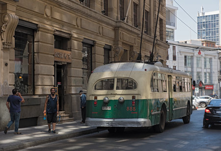 Trolleybus in downtown Valparaiso, Chileのeditorial素材
