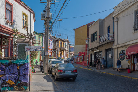 A view of a street in the old town of Valparaiso, Chileのeditorial素材
