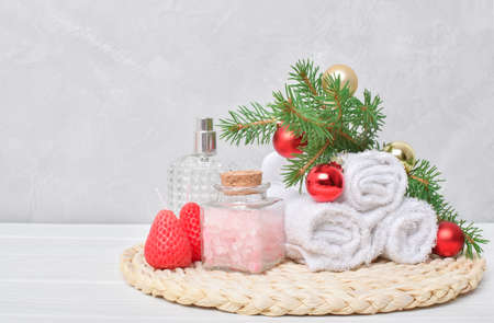 Christmas spa treatments fund with a place for text.の写真素材