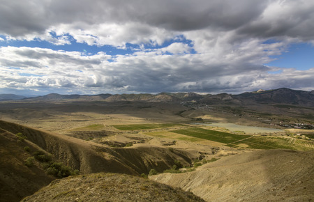 photo landscape of mountains with clouds and trees