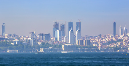 ISTANBUL, TURKEY - MAY 14, 2015: Panorama of view from the Golden Horn on the duct slopes Cityのeditorial素材