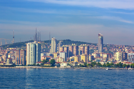 ISTANBUL, TURKEY - MAY 14, 2015: Panorama of view from the Golden Horn on the duct slopes Cityのeditorial素材
