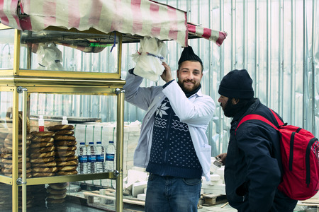 ISTANBUL, TURKEY - 1 APRIL, 2017: Street sales of traditional Turkish bagels Simit, are on the streets of Istanbul in Turkeyのeditorial素材