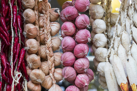 Background of garlic onion pepper corn driedの写真素材