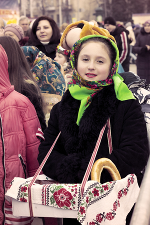 KHARKOV, UKRAINE- 26 FEBRUARY 2017: Traditional celebration carnival costume show in the town square.のeditorial素材