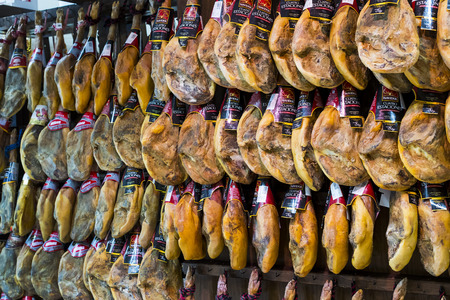 MADRID, SPAIN - 26 MARCH, 2018: Large food supermarket Auchan with customers and products and staff.のeditorial素材