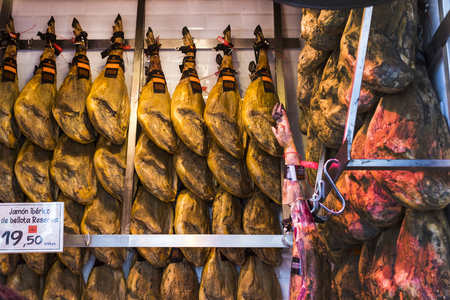 MADRID, SPAIN - 28 MARCH, 2018: Mercado San Miguel market with food courts and delicacies is a popular place among tourists and city dwellers.のeditorial素材