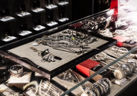 MADRID, SPAIN - 28 MARCH, 2018: The store of the Spanish firm of jewelry and costume jewelry UNOde50 on the central square of the capital.のeditorial素材