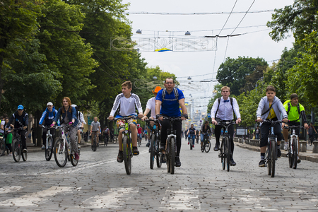 KHARKIV, UKRAINE - 20 MAY, 2018: Annual spring city cycling holiday and cycling through the streets of the city.のeditorial素材