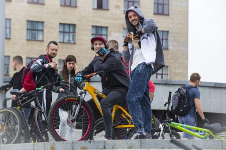 KHARKIV, UKRAINE - 20 MAY, 2018: Annual spring city cycling holiday and cycling through the streets of the city.のeditorial素材