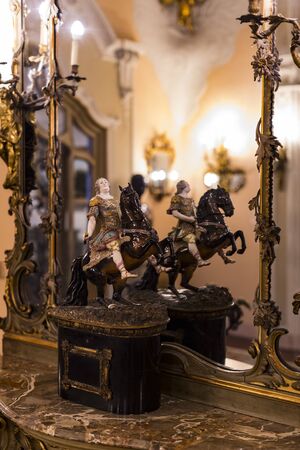 4 JUNE 2018, MILAN, ITALY: Museum of the Poldis Pezzoli Knights' Hall with samples of medieval weapons and ammunitionのeditorial素材