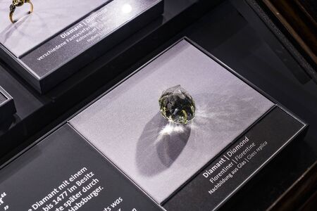 3 SEPTEMBER 2018, VIENNA, AUSTRIA: Exposition of precious and semiprecious stones processed and not processed in the Museum of Natural History, Vienna.のeditorial素材